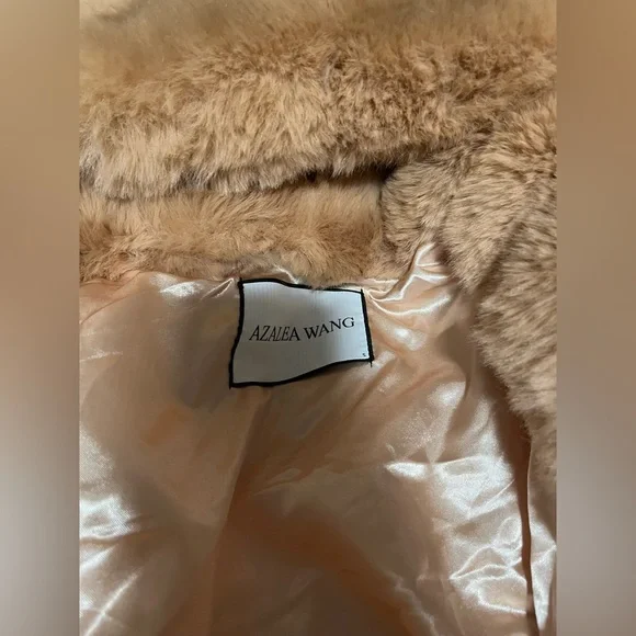 Azalea Wang Luxurious Long Hooded Tan Faux Fur Coat Women’s Small - Picture 2 of 5